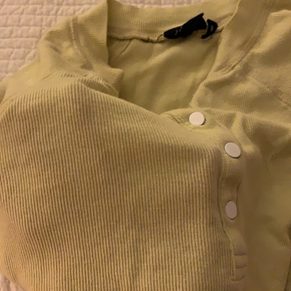 🎉 BOGO! 2/$12! Urban Outfitters Crop Top - Picture 6 of 6